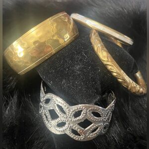 Vintage 4 pack costume bracelets